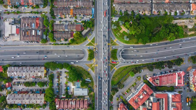 Photo aerial view of roads in city