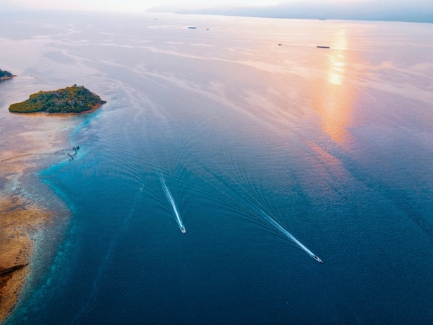 Photo aerial view of sea against sky