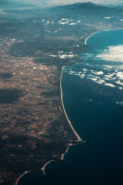 Foto vista aerea del mare per paesaggio