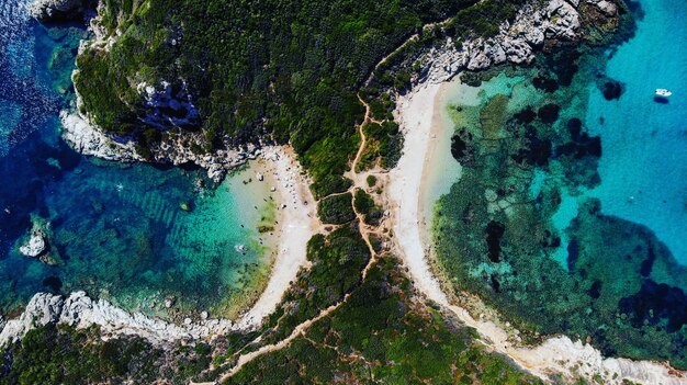 Photo aerial view of sea and mountain