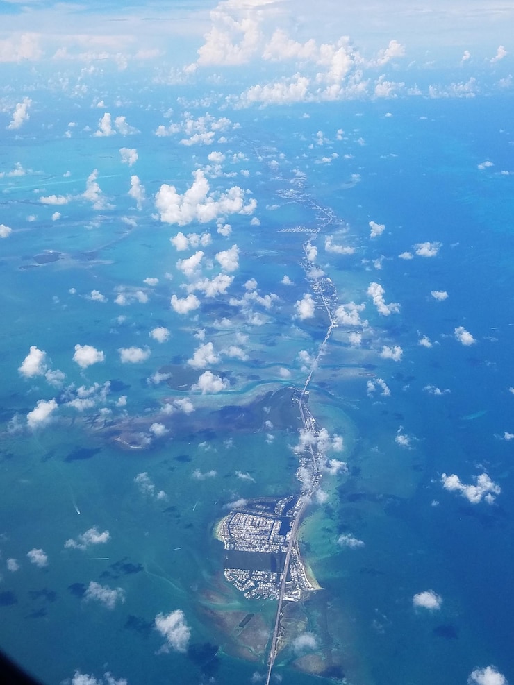 Photo 海と山の空中景色