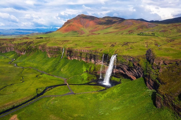 아이슬란드의 Seljalandsfoss 폭포의 항공 보기