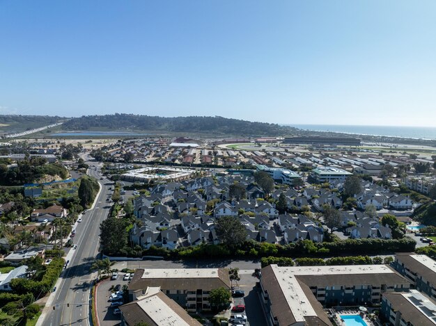 Photo aerial view of solana beach coastal city in san diego county south california usa