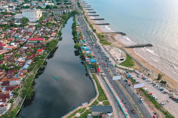 Photo aerial view of taplau beach padang city in the afternoon