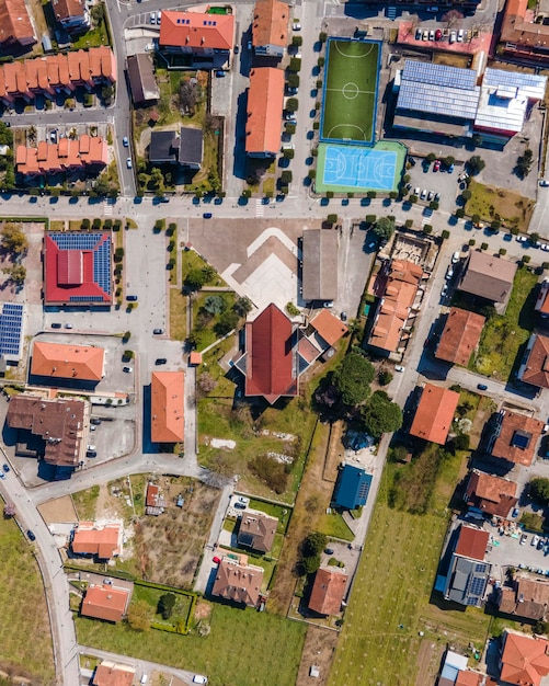 Photo aerial view of town