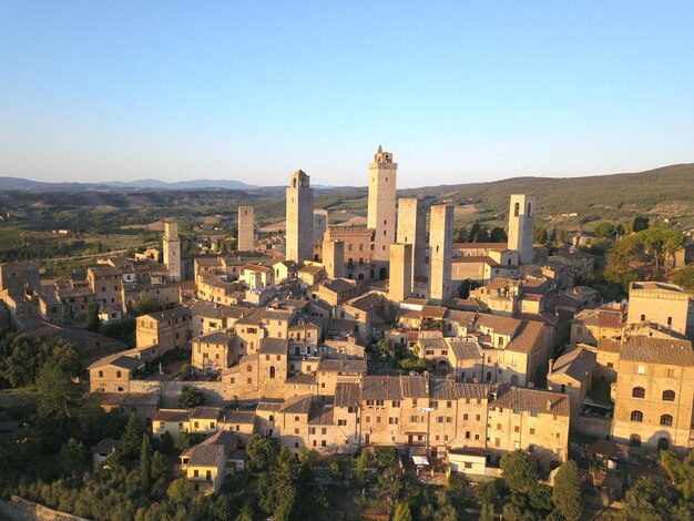 Foto vista aerea del paesaggio cittadino contro un cielo limpido