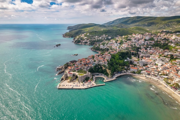 몬테네그로에서 유명한 Ulcinj 리조트 타운의 항공 보기