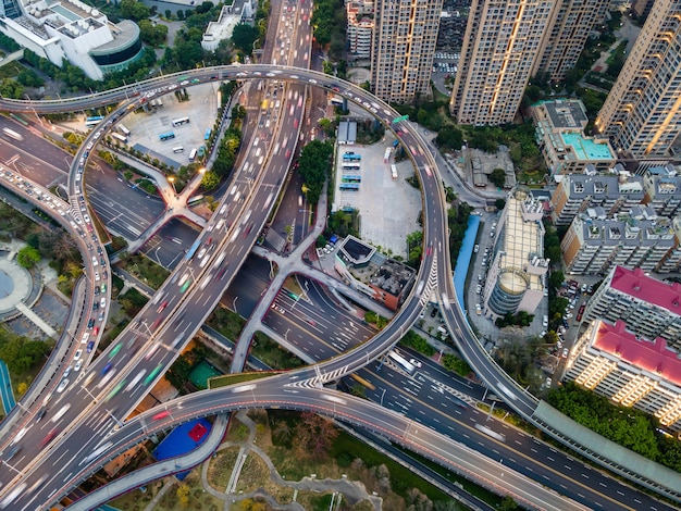 Vista aerea del cavalcavia stradale urbano a fuzhou, cina