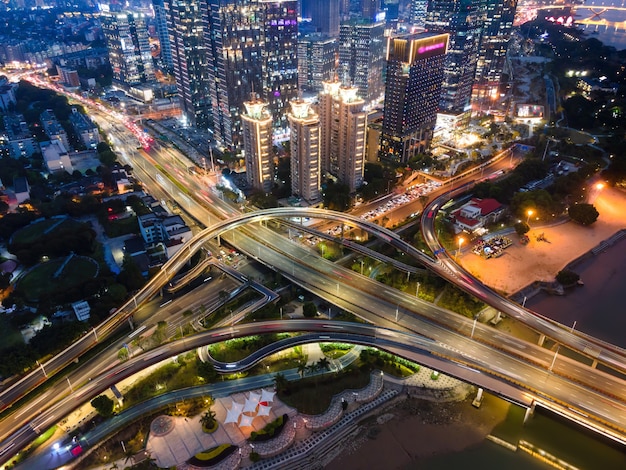 中国福州市の都市道路陸橋の航空写真