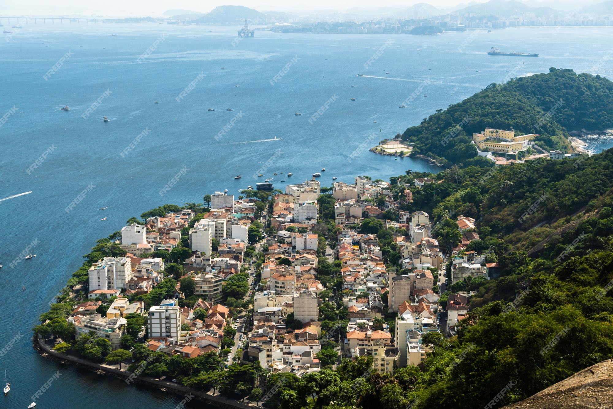 Aerial view of Rio de Janeiro Federal University (Praia Vermelha campus)  nearby the Yacht Club in Urca district under summer afternoon sunny day  Stock Photo - Alamy