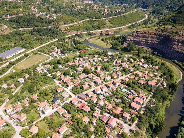 Photo aerial view of village of tserovo bulgaria