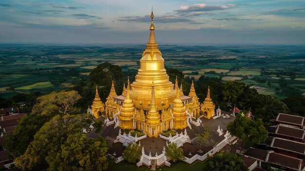 Photo aerial view of wat phra that doi phra chan temple in lampang thailand