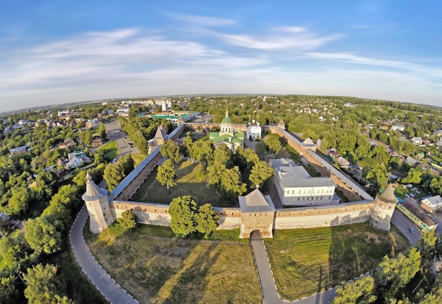 Foto vista aerea sul cremlino di zarajsk