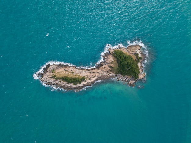 Ko Sametの小さな島の航空写真