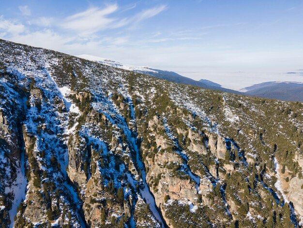 Photo aerial winter landscape of rila mountain near malyovitsa peak bulgari