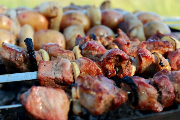 Afbeelding van een smakelijke barbecue op de rook