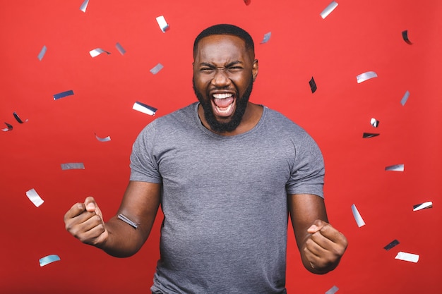 Photo african american man in grey t-shirt