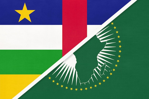 Национальный флаг Африканского союза и Центральноафриканской Республики с текстильного африканского континента против символа CAR