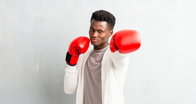 Afrikaanse Amerikaanse sportman met bokshandschoenen