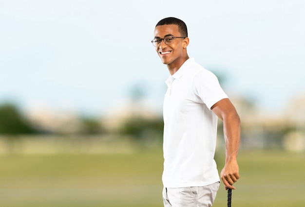 Afro Amerikaanse golfer speler man op buitenshuis