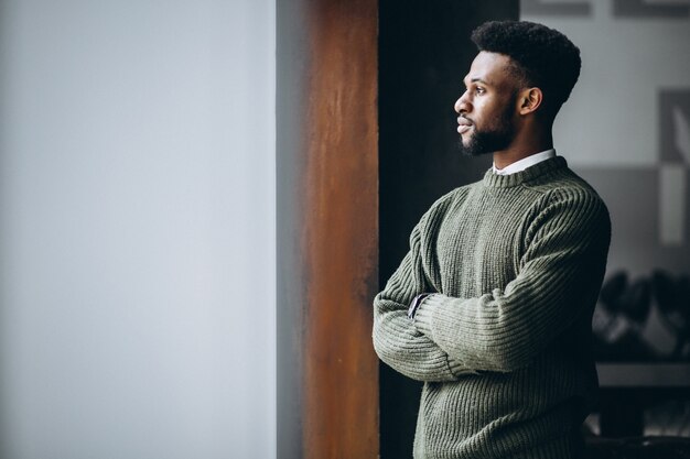 Foto afro-amerikaanse man gelukkig