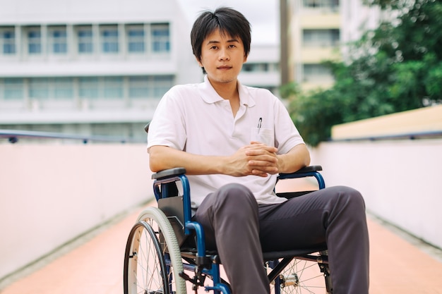 After car accident and rehabilitation, a businessman can return to work again