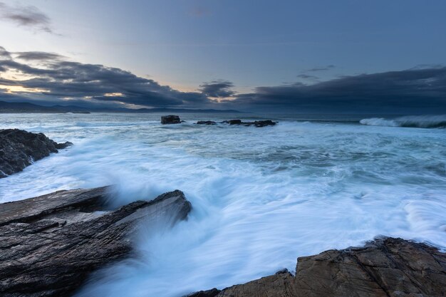 An afternoon on the Cantabrian coast with landscapes, fauna and waves!