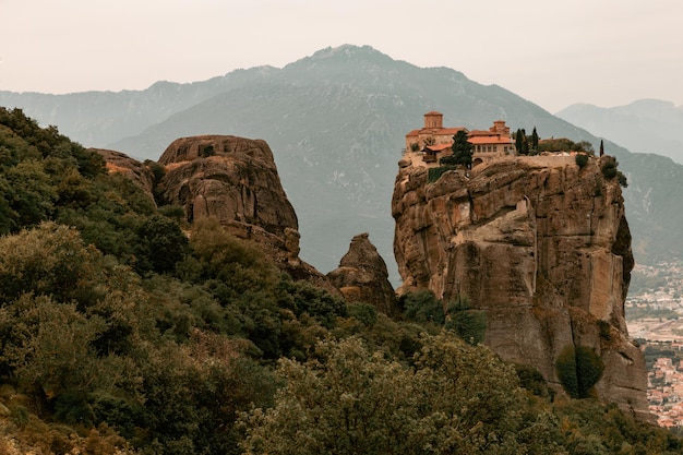 Foto monastero di agia triada a meteora kalambaka grecia