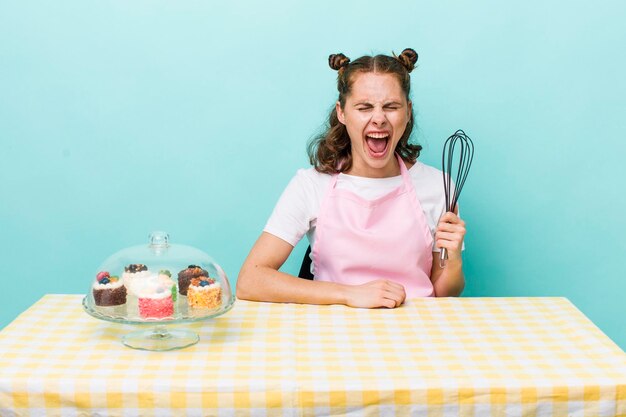 Agressief schreeuwen en erg boos kijken