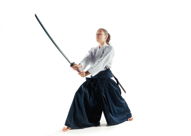 Aikido-meester beoefent verdedigingshouding