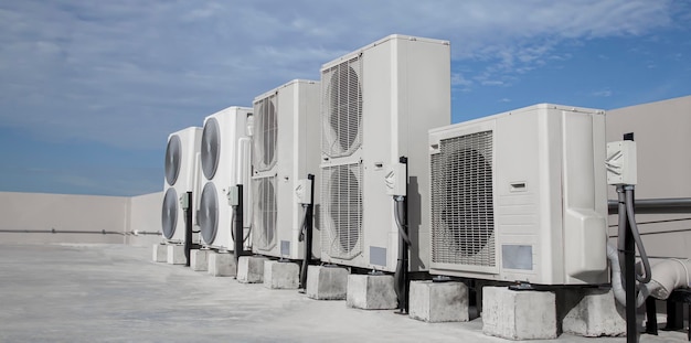 Air conditioning (HVAC) installed on the roof of industrial buildings.