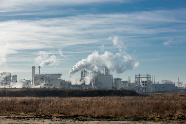 Emissioni di aria dalla fabbrica di trasformazione dell'amido