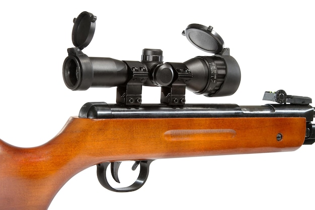 Пневматическая винтовка с оптическим прицелом и деревянным прикладом