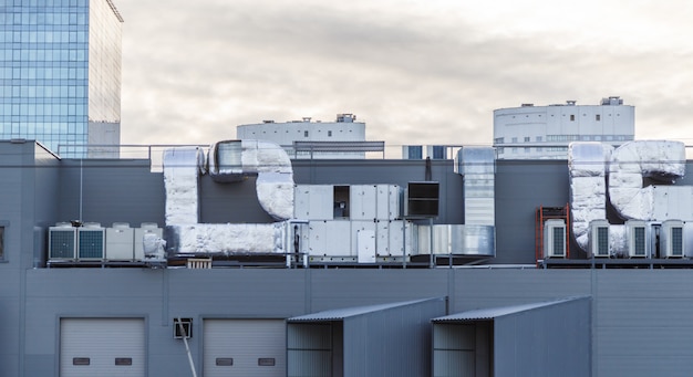 Foto airconditioning op het dak