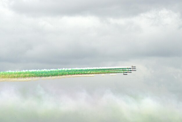 Foto aereo che vola nel cielo