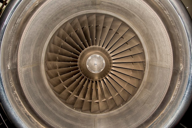Деталь реактивного газотурбинного двигателя самолета