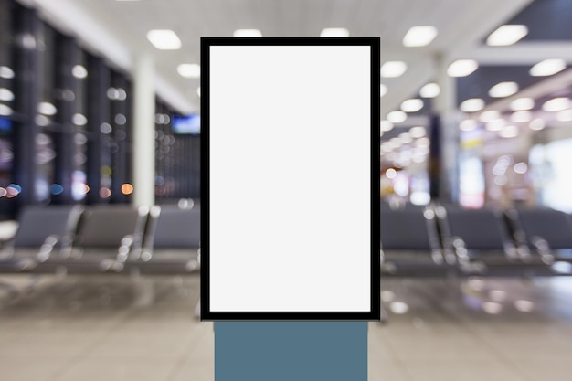 Фото Макет рекламного щита зала аэропорта с пустым экраном