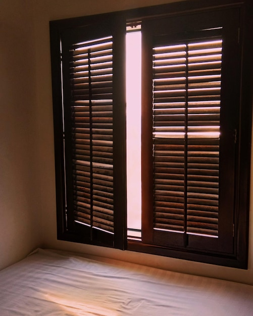 Photo ajay window in bedroom