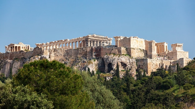 Akropolis heuvel, griekenland. beroemde oude akropolis is een van de belangrijkste bezienswaardigheden van athene.