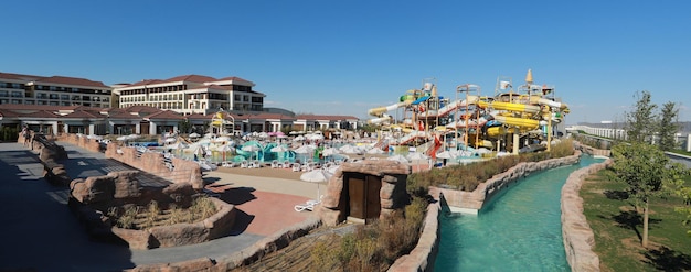 Aktau Kazachstan Rixos hotel 17 augustus 2020 zomerresort waterglijbanen attracties