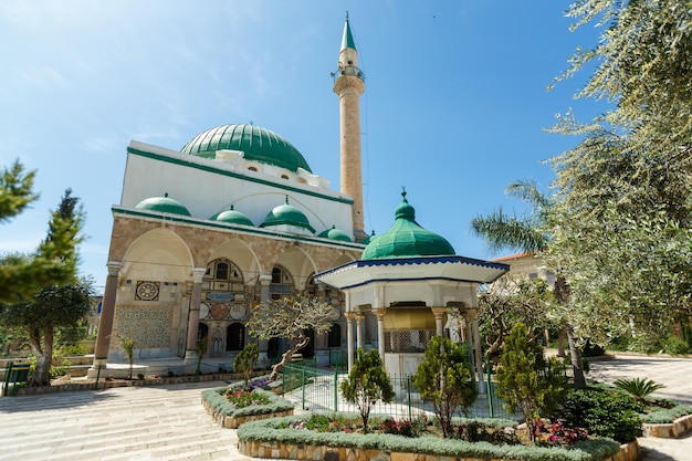 イスラエルのアクレ旧市街にあるアルジャザールモスク