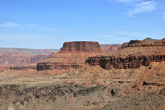 Al shaq great canyon, arabia saudita