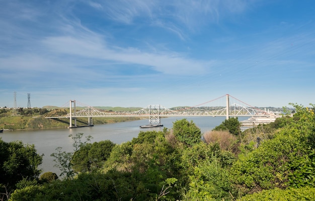 Al Zampa en Carquinez bruggen dragen US I80 over de rivier