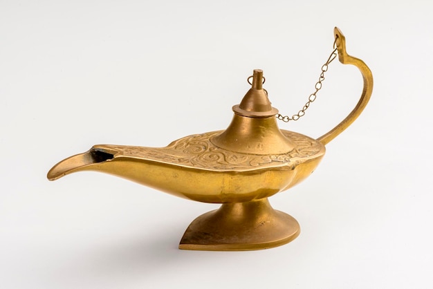 Photo aladdin's magic lamp isolated on white background