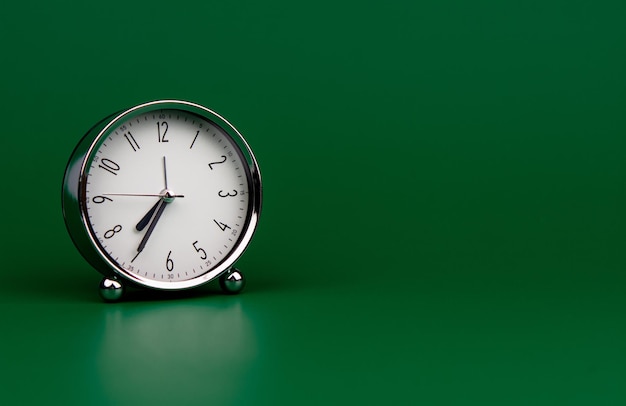 알람 시계 정지 시간 시간 규칙과 시간 작동 방식 스튜디오 사진