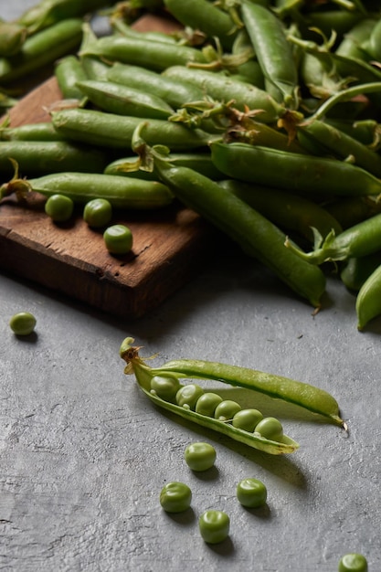 Photo alberjita. green bean vegetable fresh pea pod. raw vegan organic food with detoxifying properties