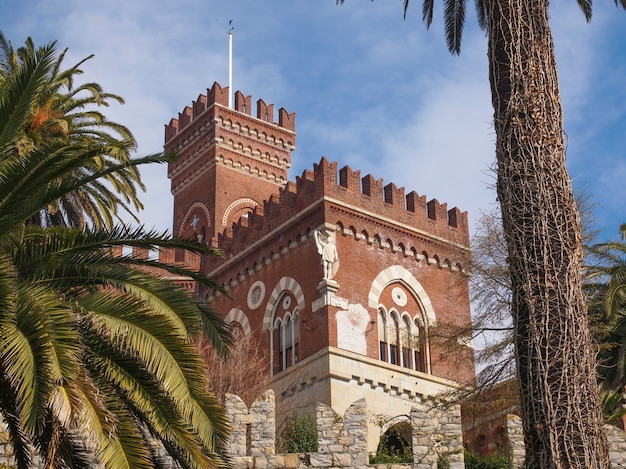 Замок Альбертис в Генуе, Италия