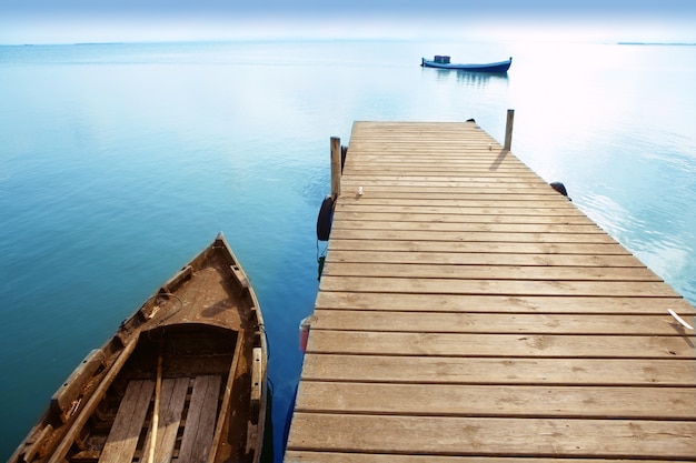 Albufera meer wetlands pier in Valencia, Spanje