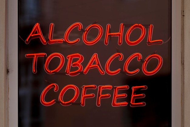 Foto alcol tabacco caffè luce al neon