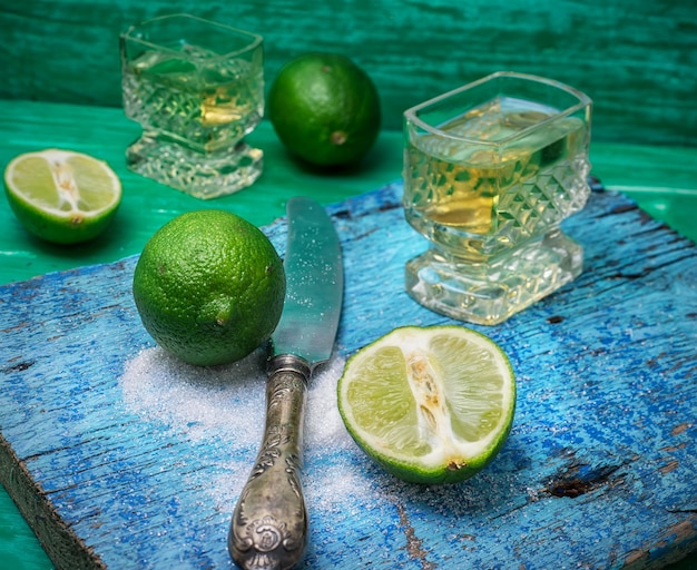 Alcoholic cocktail with additions of lime